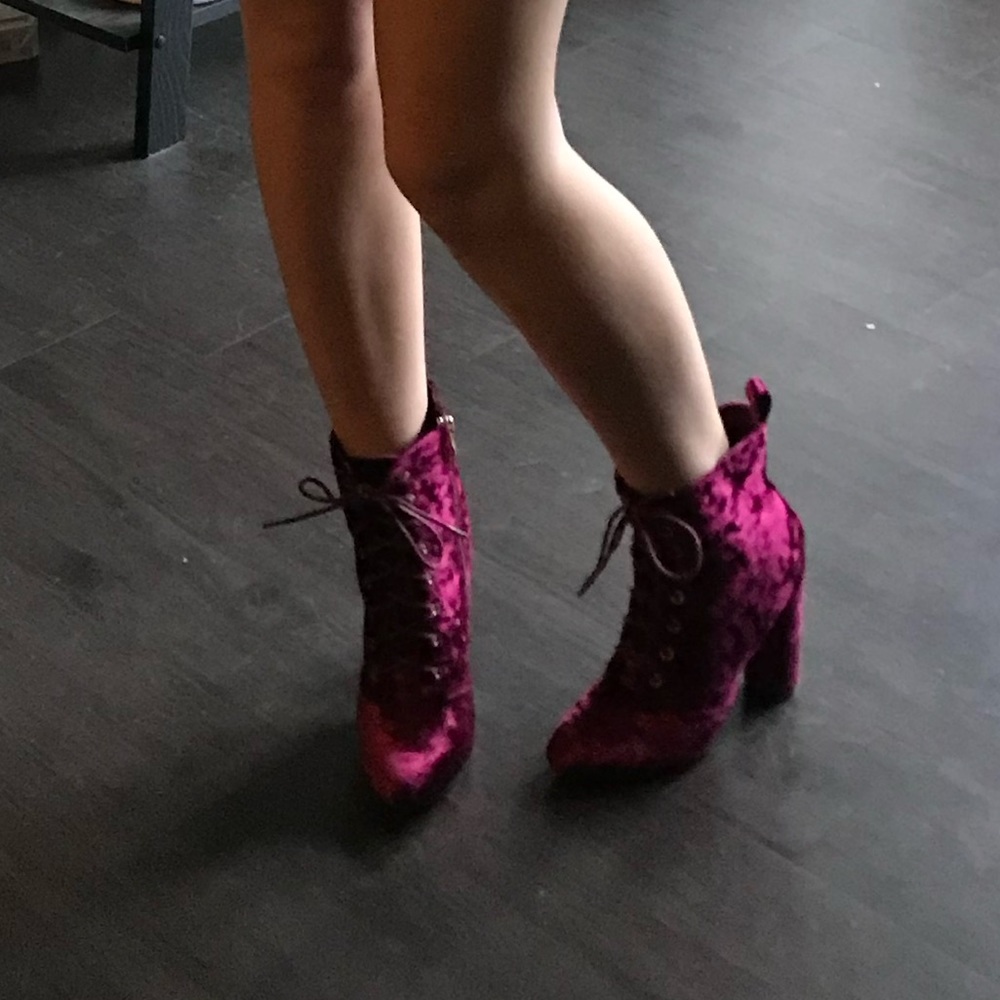 Catherine Malandrino magenta crushed velvet heels